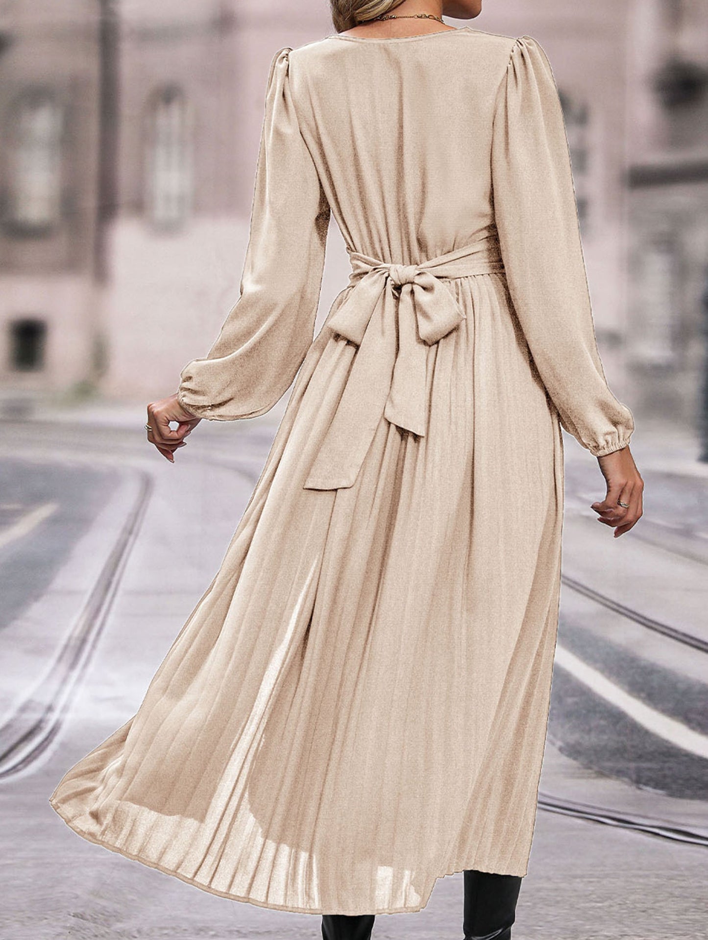 Solid color dress midi length