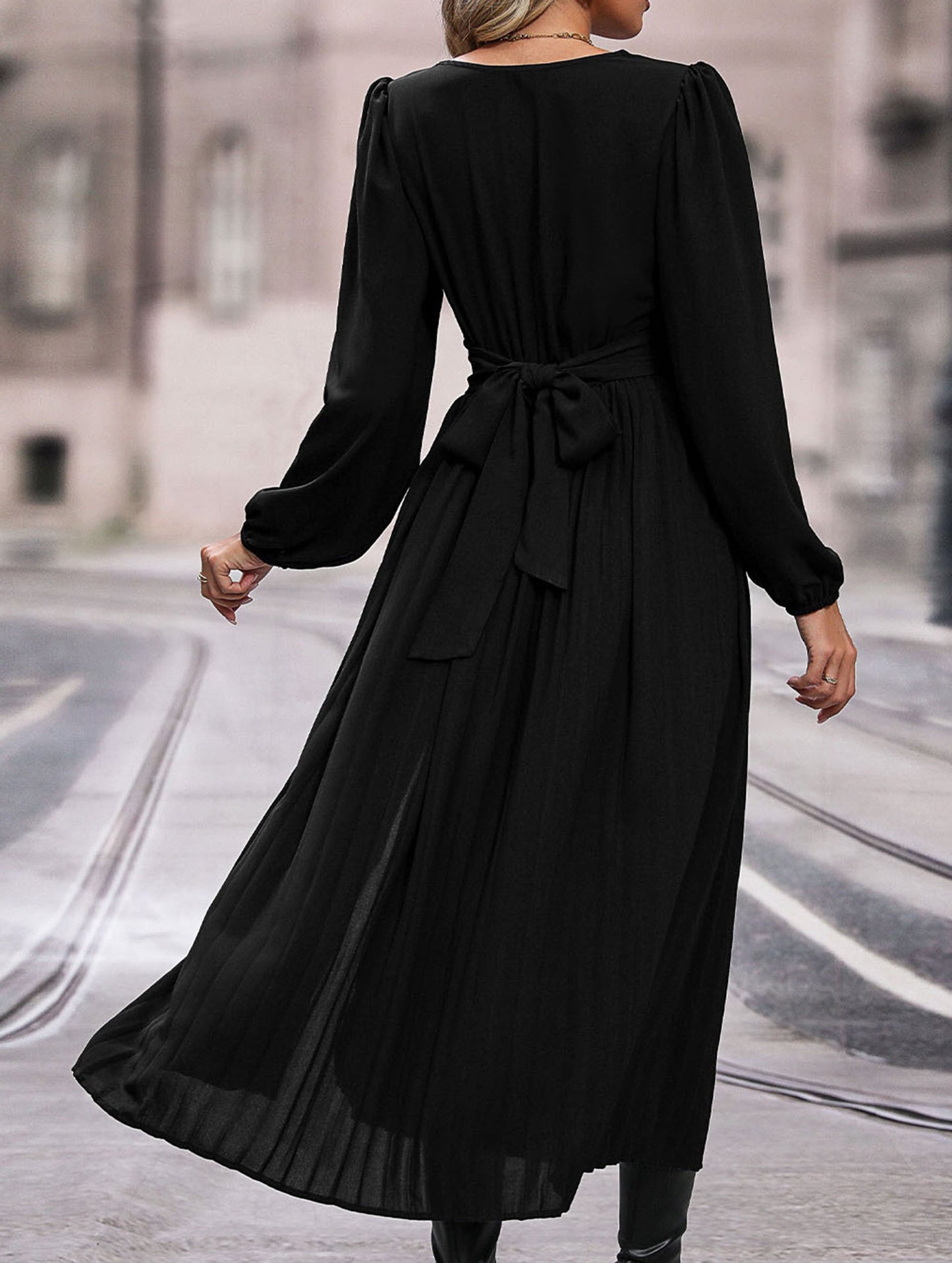 Solid color dress midi length