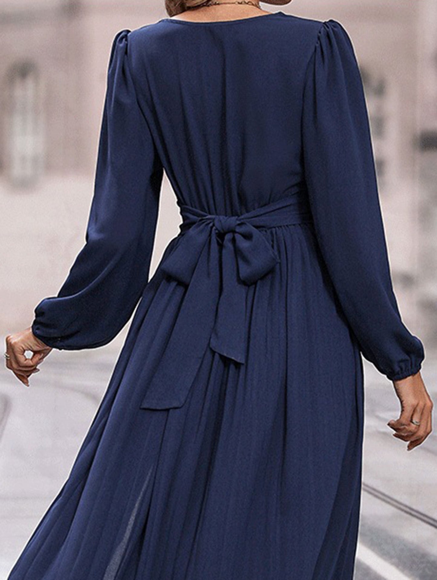 Solid color dress midi length