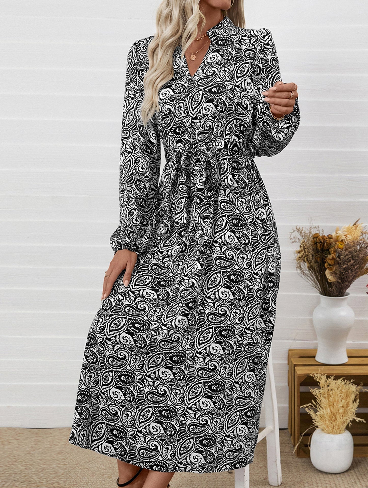 Printed elegant V-neck long-sleeved dress