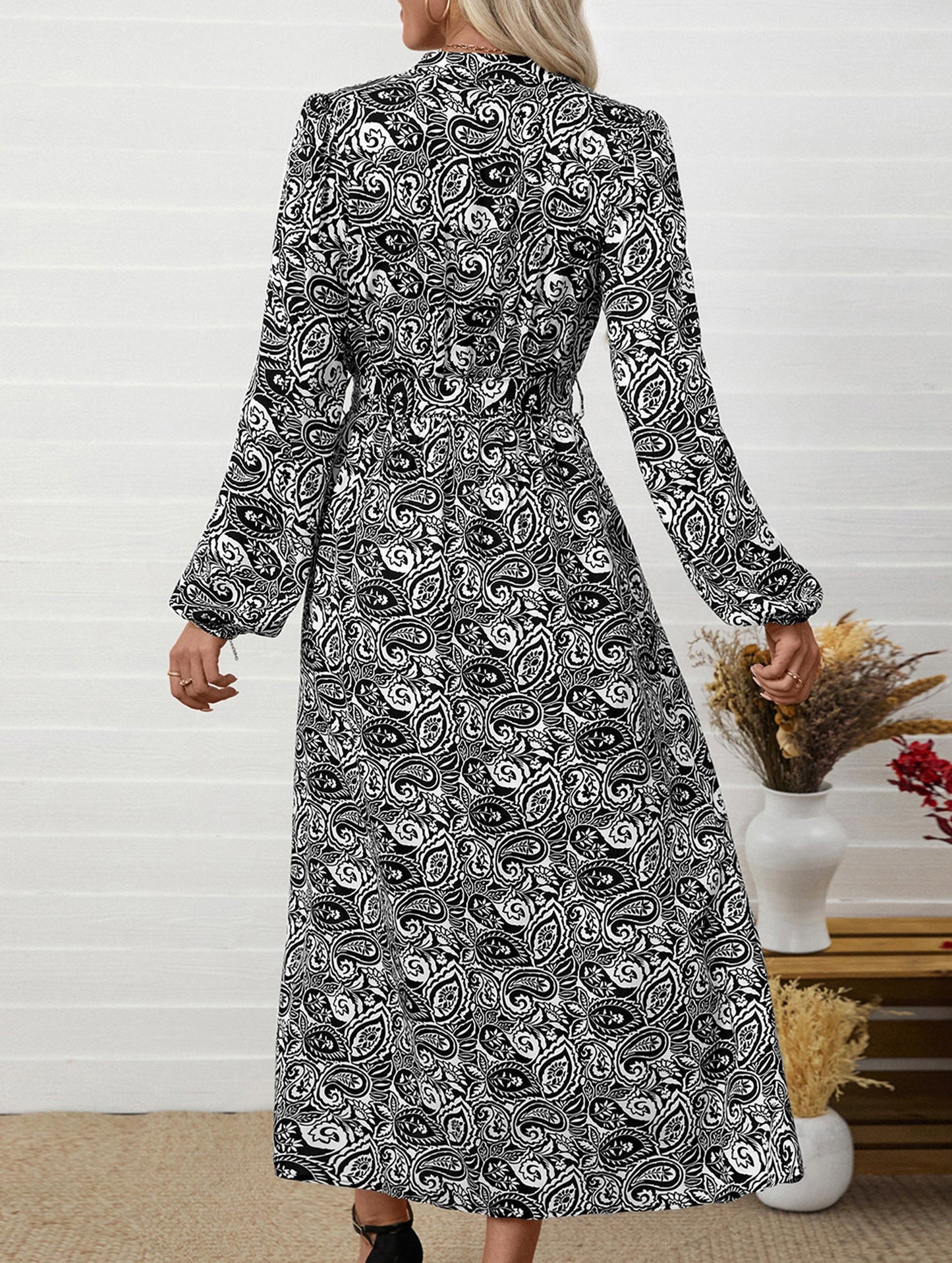 Printed elegant V-neck long-sleeved dress