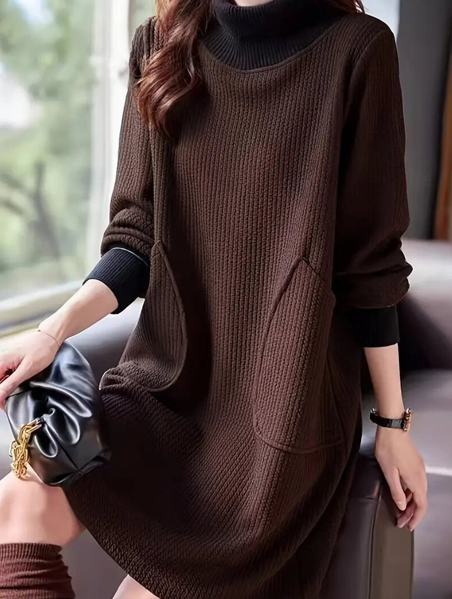 Long-sleeved loose-fitting high-neck midi dress