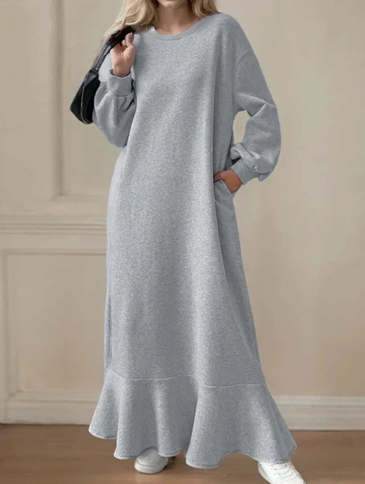 Women's loose-fitting sweatshirt dress