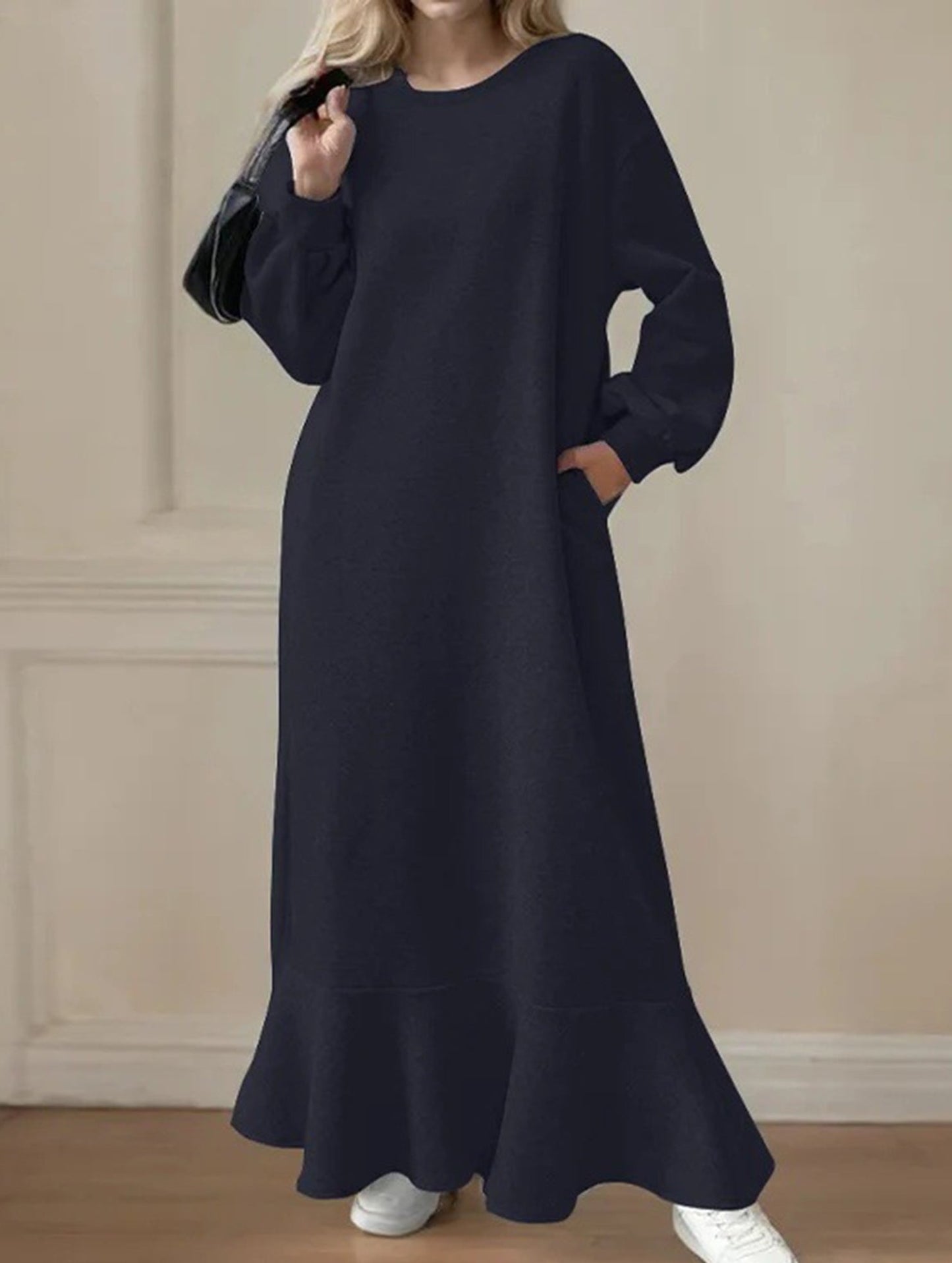 Women's loose-fitting sweatshirt dress