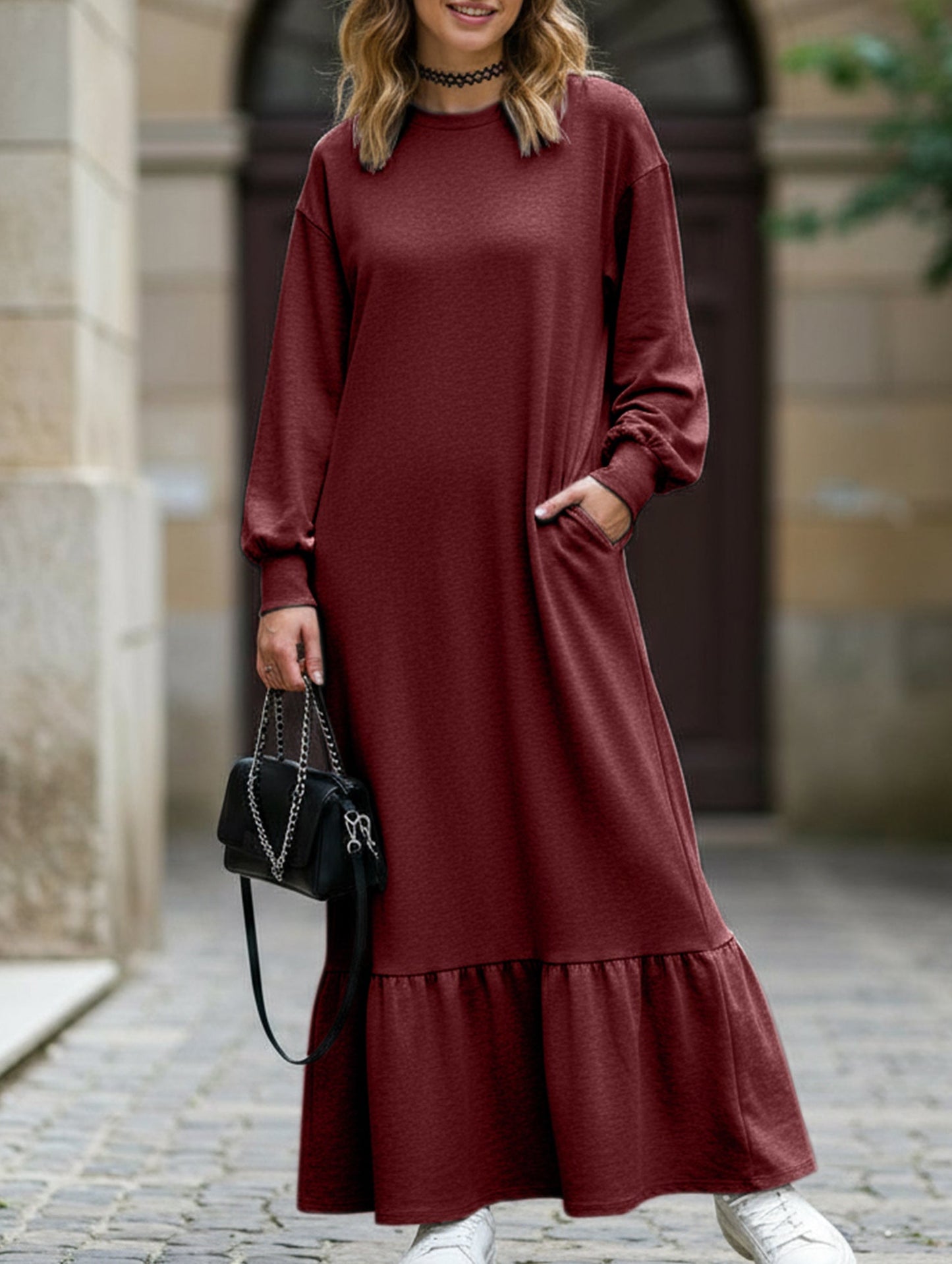 Women's loose-fitting sweatshirt dress