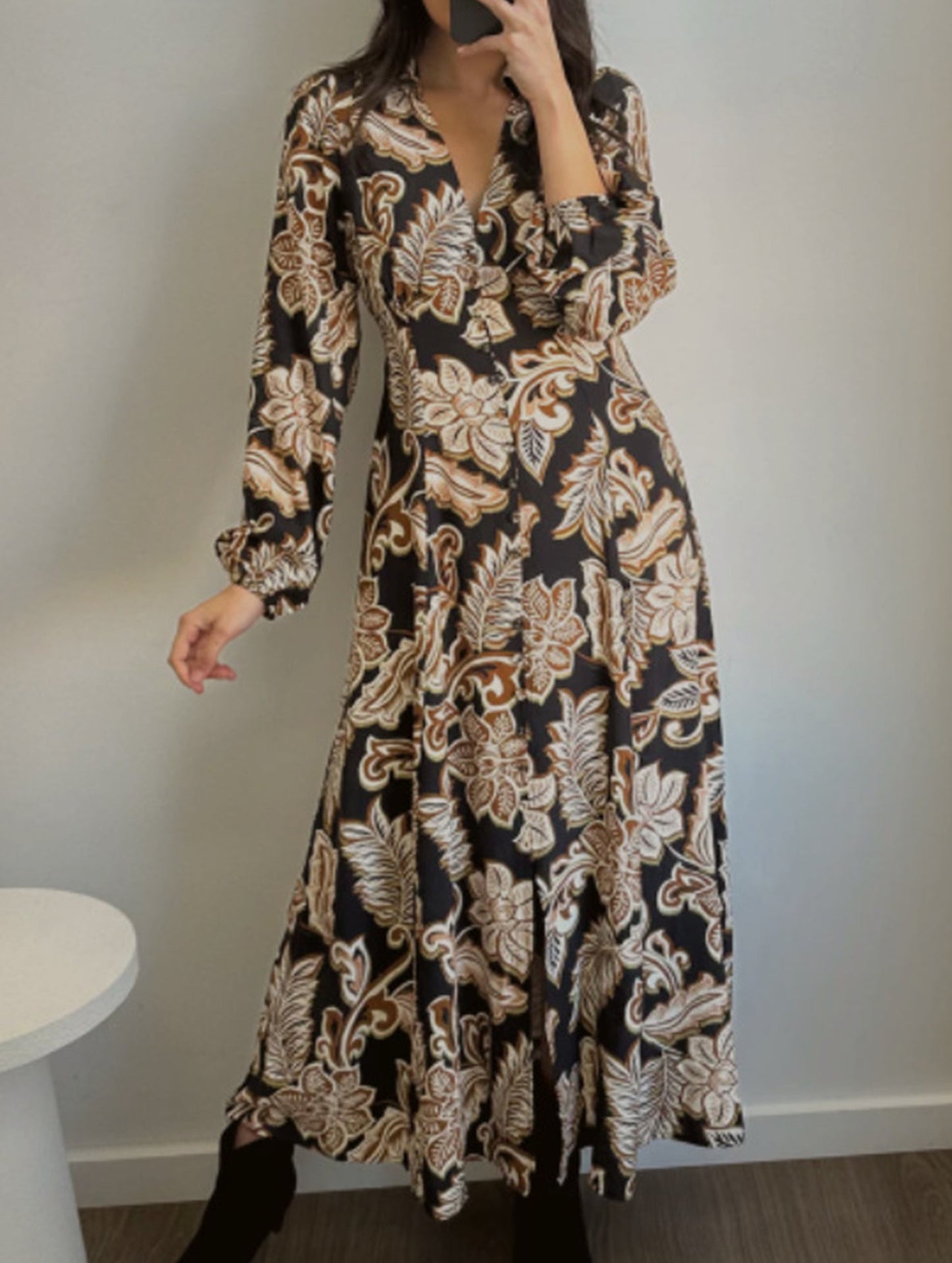 Deep V-neck long-sleeved dress with waist