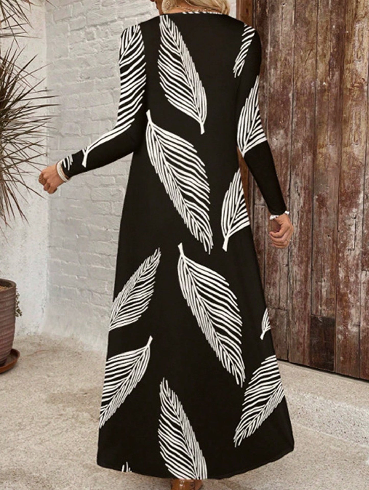 V-neck printed long-sleeved maxi dress