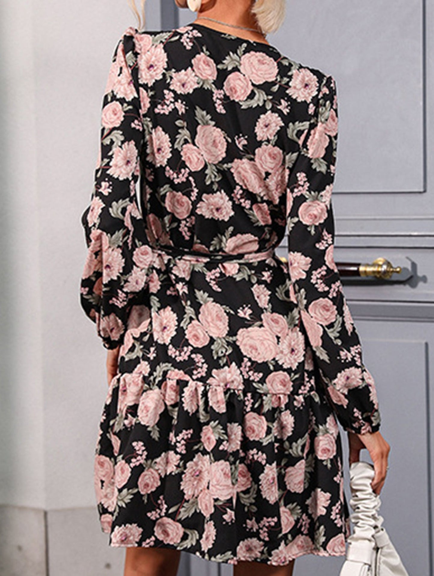 Retro style lantern sleeve v-neck dress