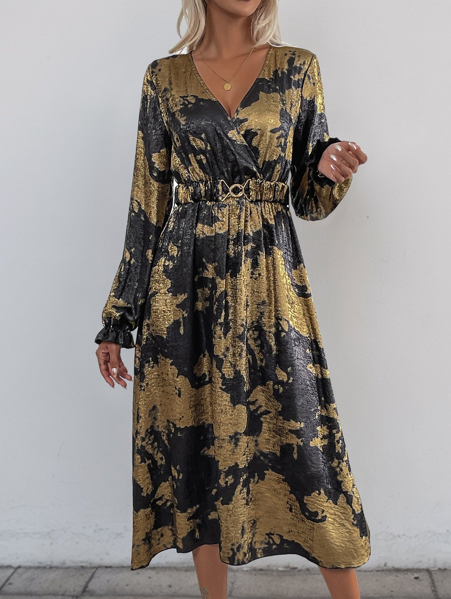 Retro style v-neck hot stamping dress