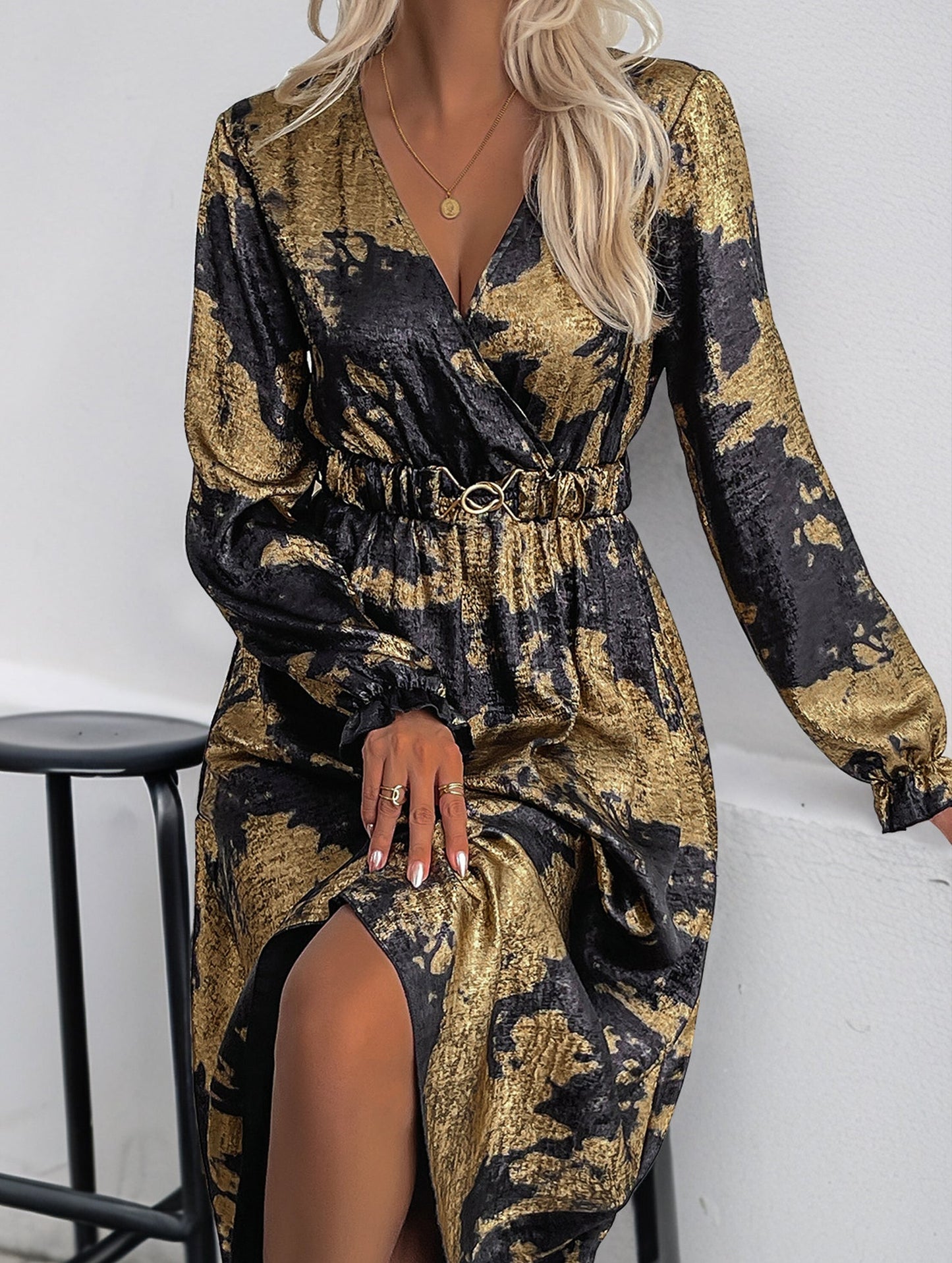 Retro style v-neck hot stamping dress