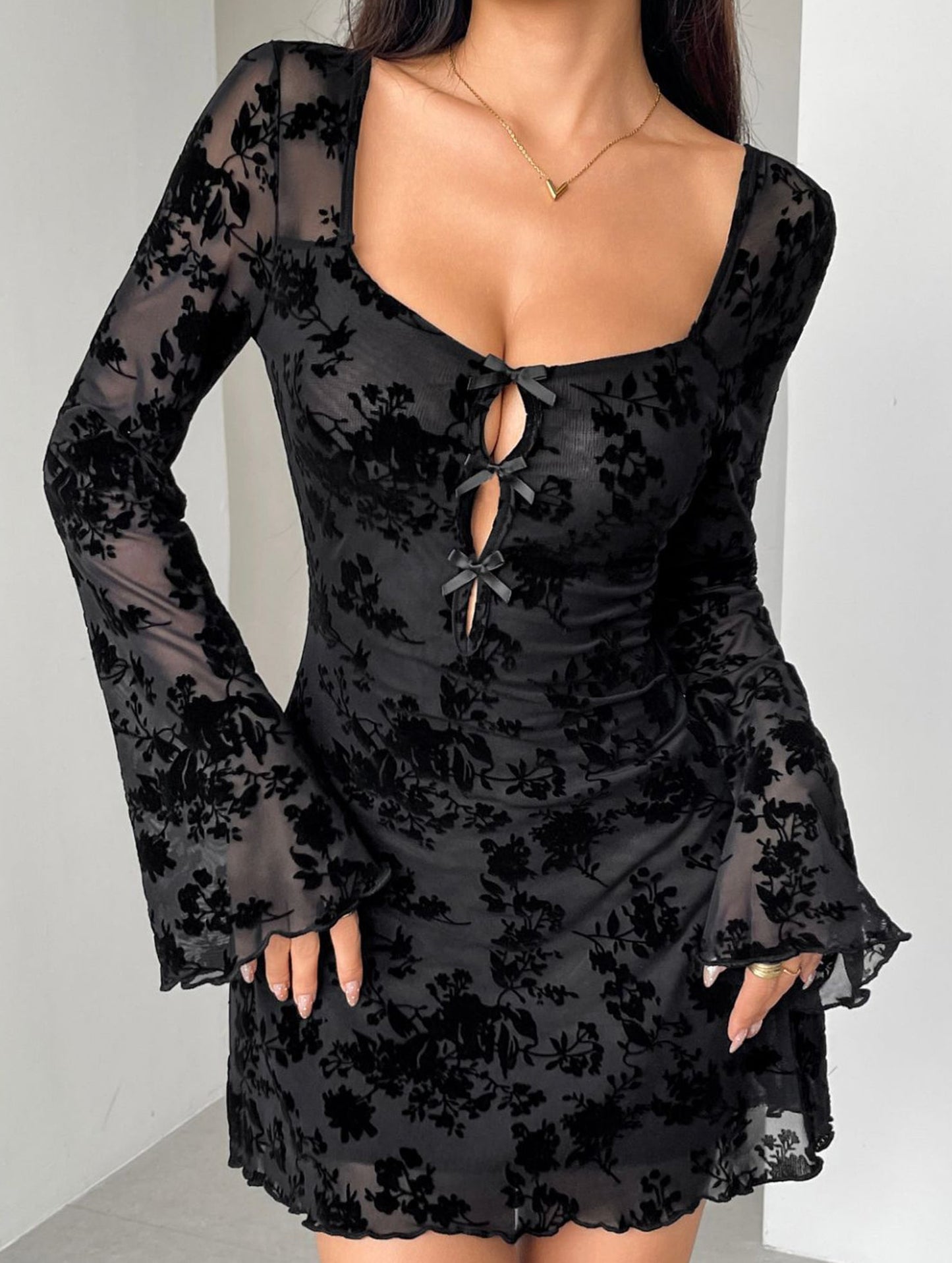 Casual Floral Cutout Bow Dress