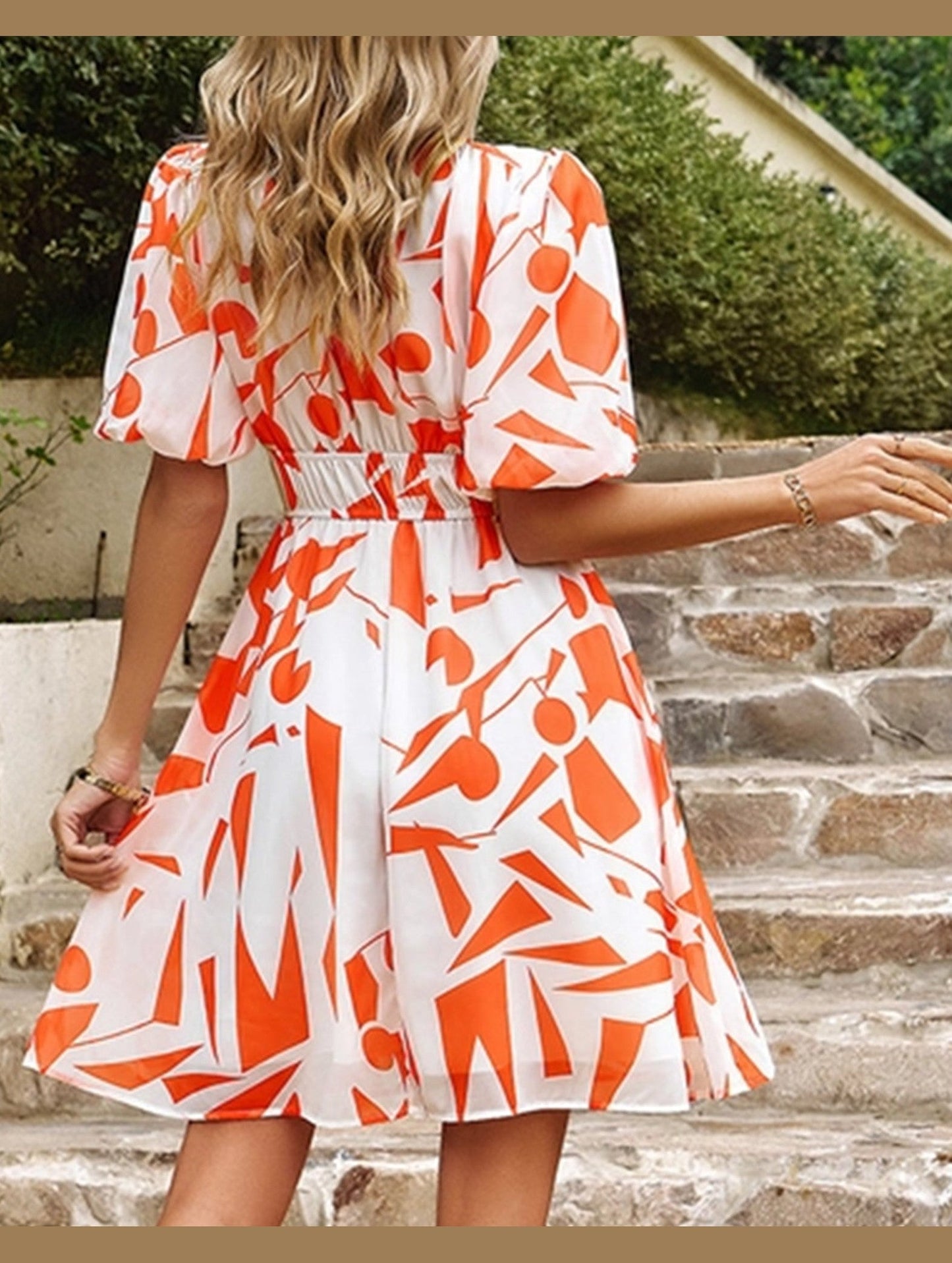 Temperament Printed Skirt Dress with Waist and V-Neck ??Elegant Chiffon Summer Dress