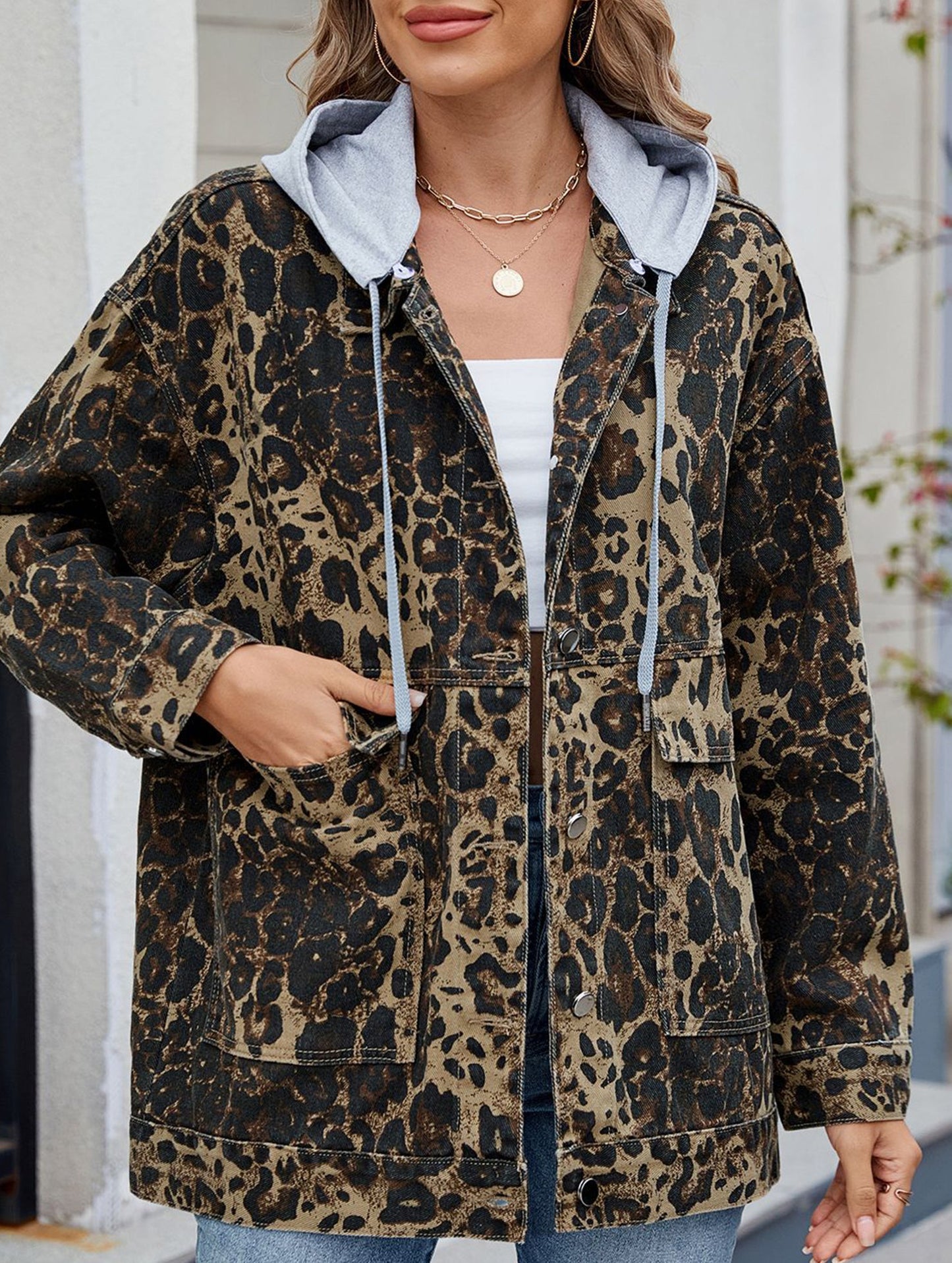 Versatile loose leopard print denim jacket