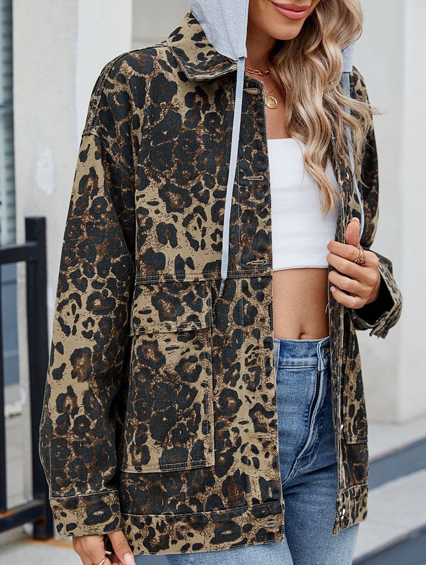 Versatile loose leopard print denim jacket