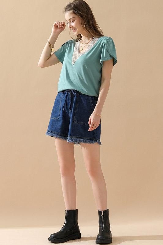 ELASTIC WAIST CASUAL DENIM SHORTS - Doublju