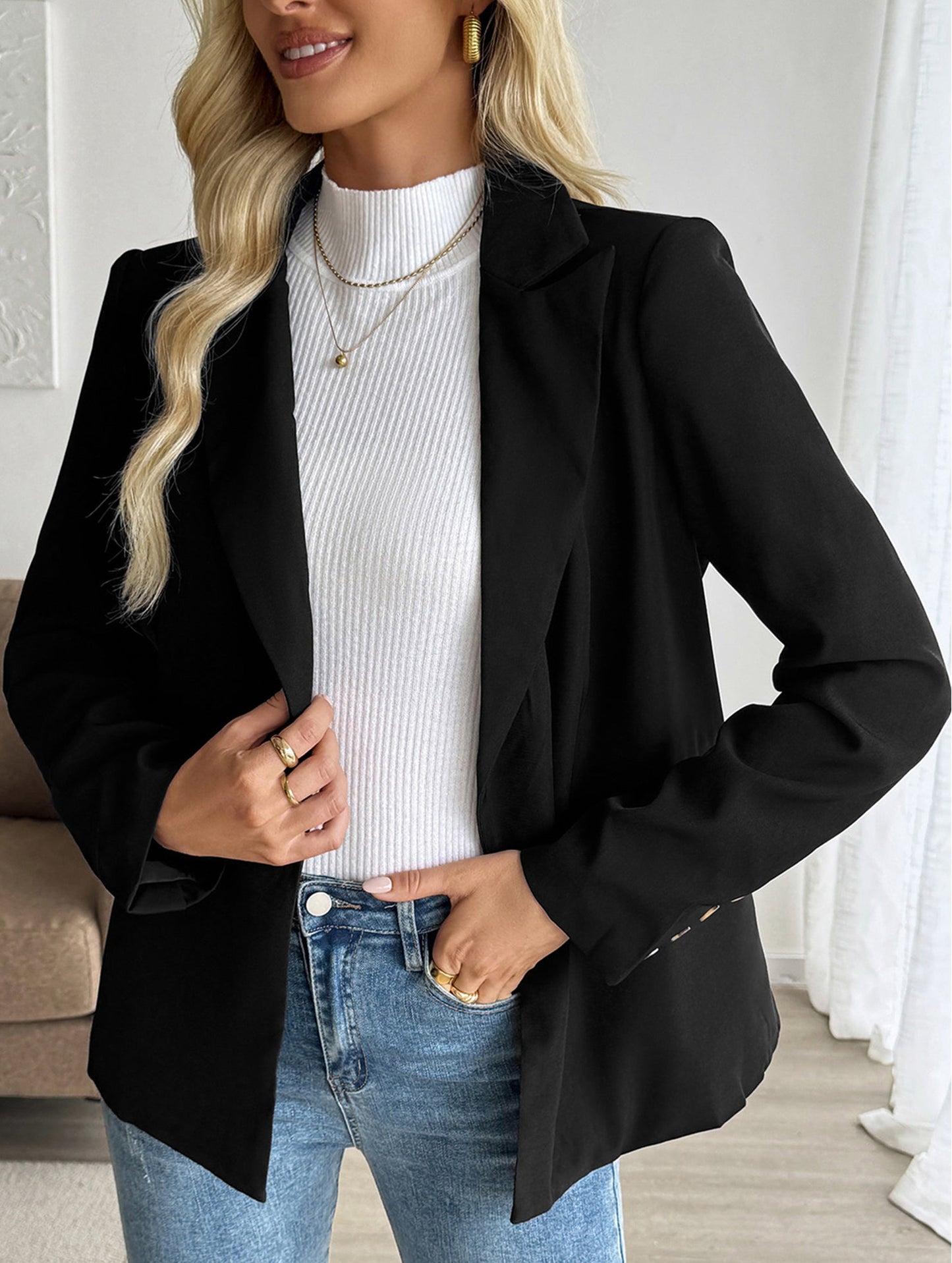 Commuting black suit with a lapel collar