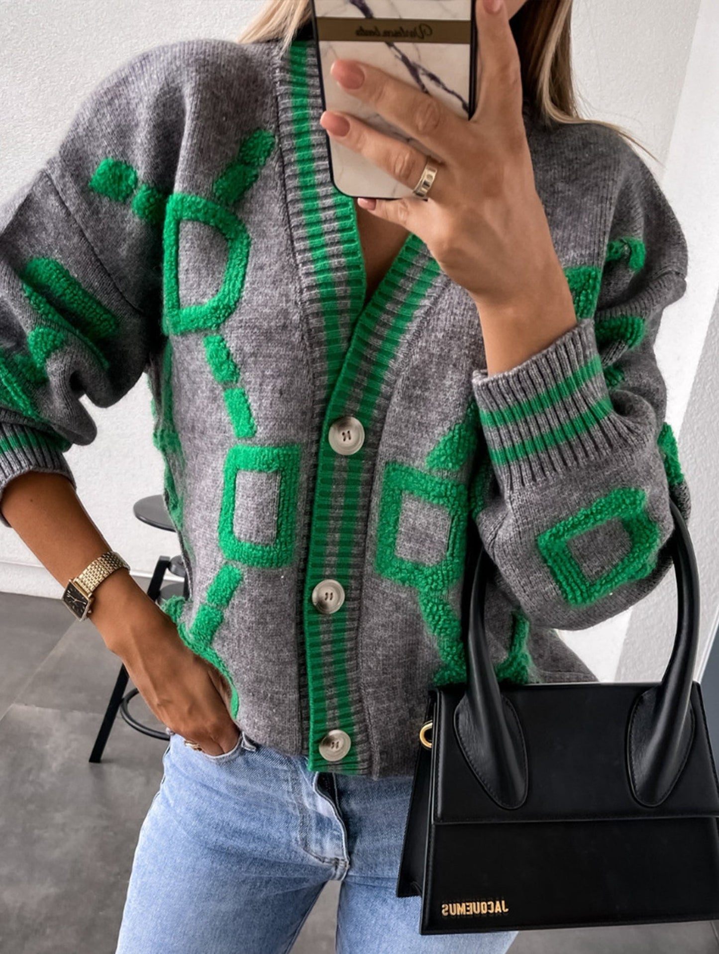 V-neck single-breasted knitted cardigan