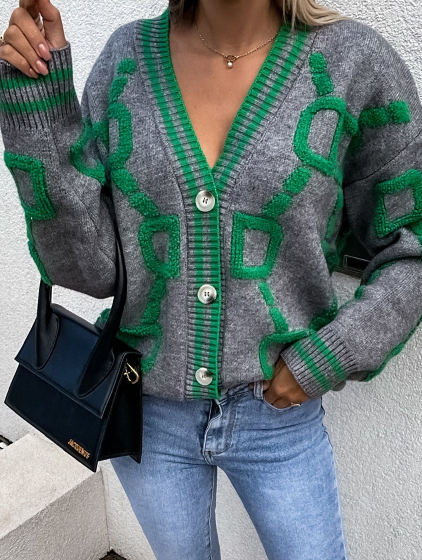 V-neck single-breasted knitted cardigan