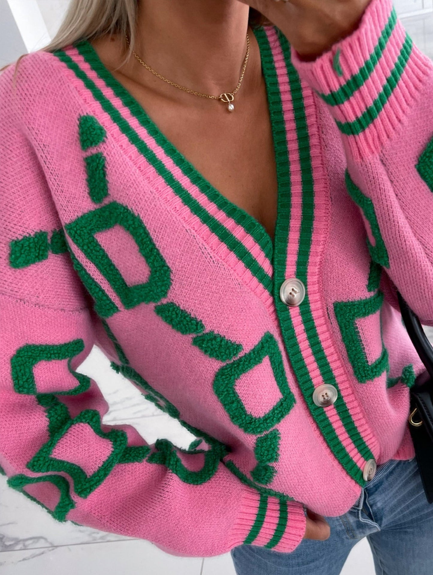 V-neck single-breasted knitted cardigan