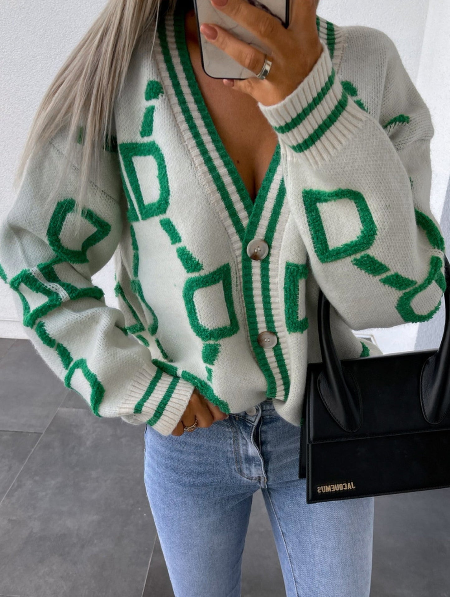 V-neck single-breasted knitted cardigan