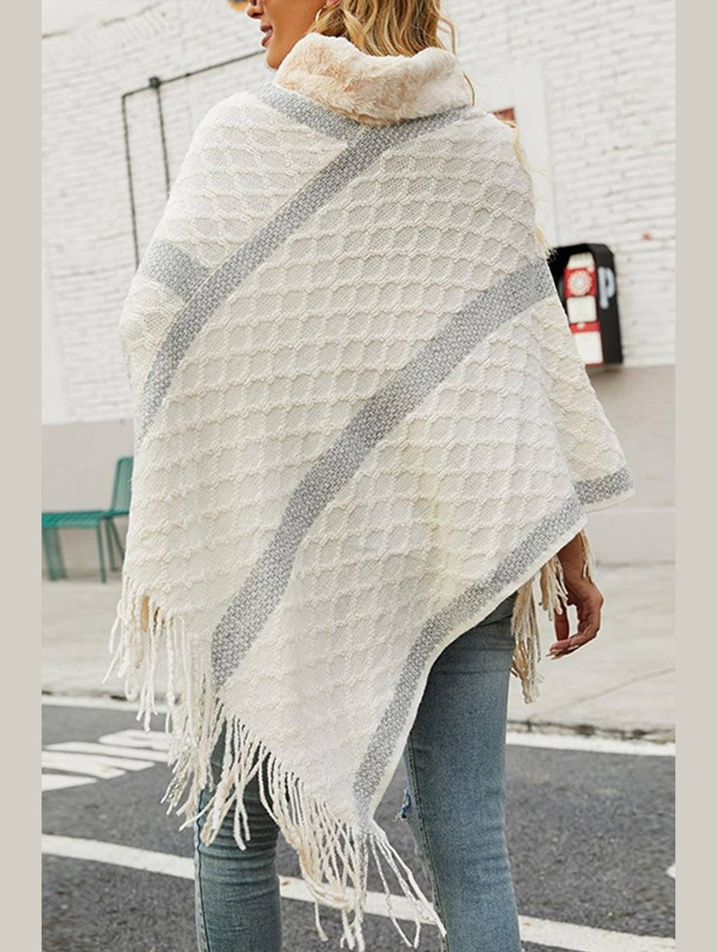 FEMALE FUR COLLAR TASSEL HEM COAT SHAWL - Doublju