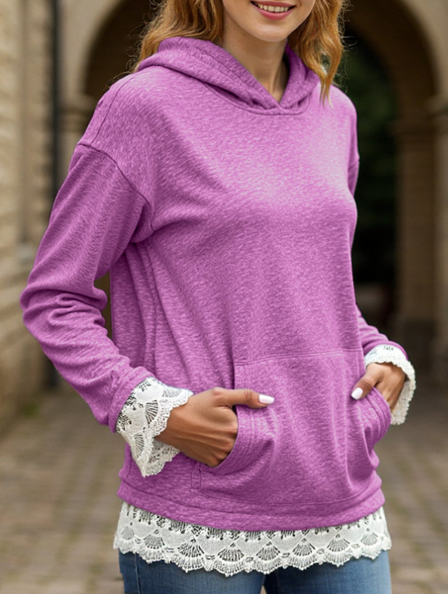 Casual hooded long-sleeved pullover sweatshirt
