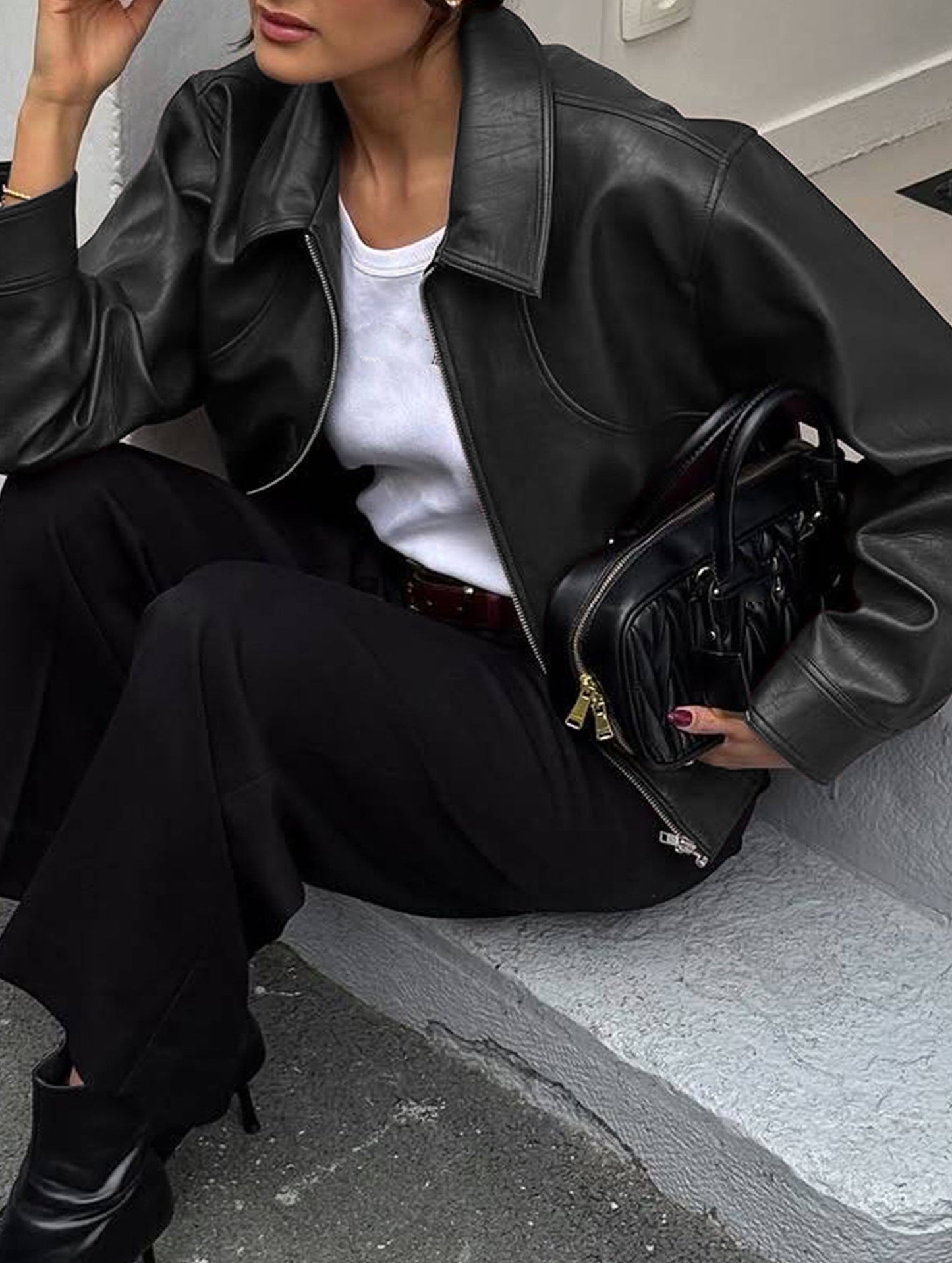 Casual holiday style long-sleeved leather jacket