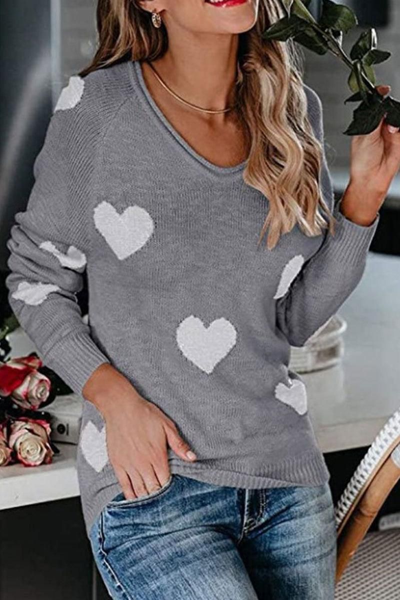WOMEN HEART PRINTING LOOSE FIT KNIT SWEATER - Doublju