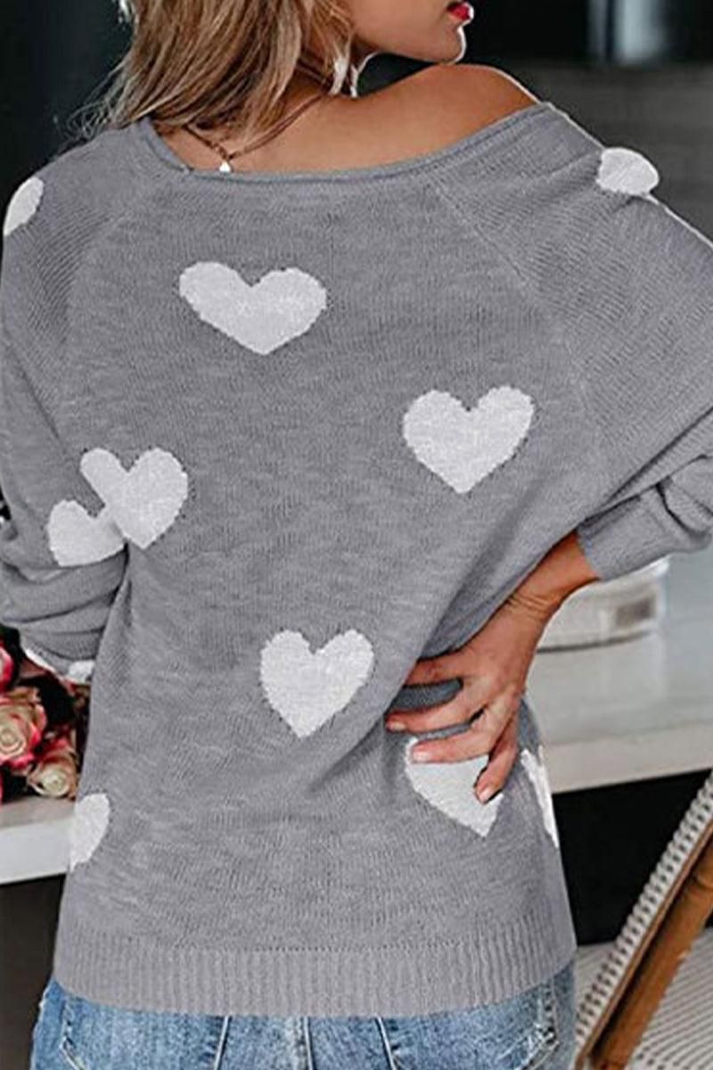 WOMEN HEART PRINTING LOOSE FIT KNIT SWEATER - Doublju