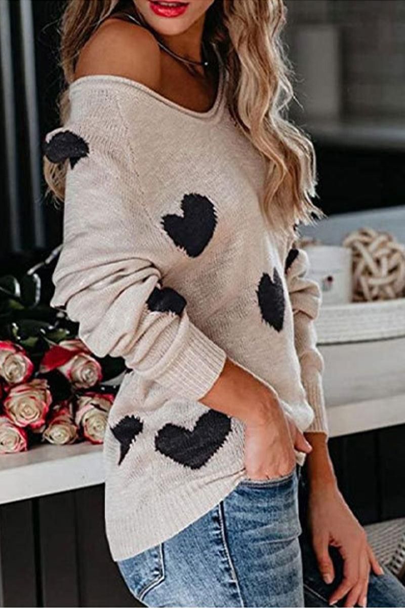 WOMEN HEART PRINTING LOOSE FIT KNIT SWEATER - Doublju
