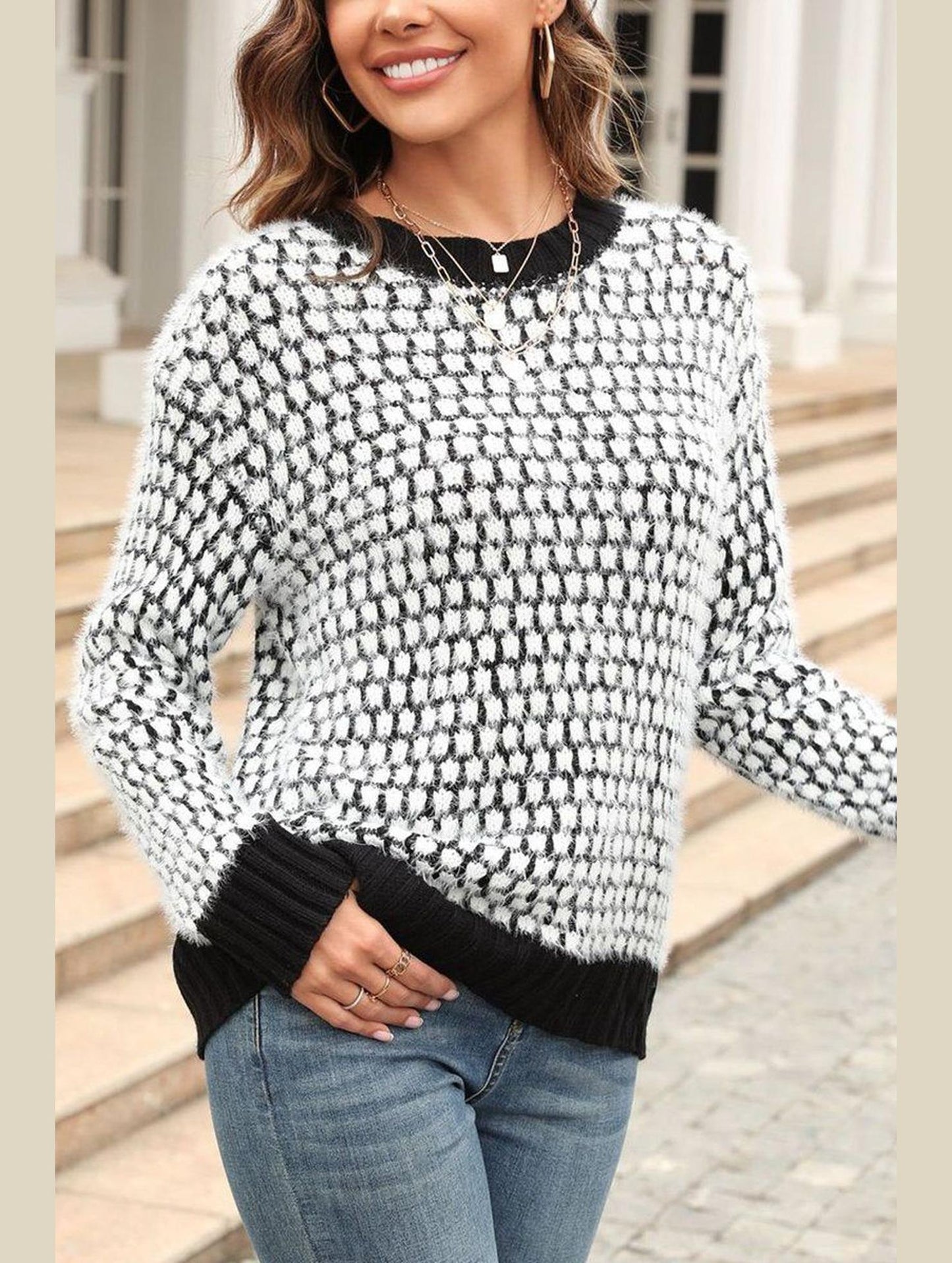 CONTRAST LARGE ROUND NECK LONG SLEEVE SWEATER