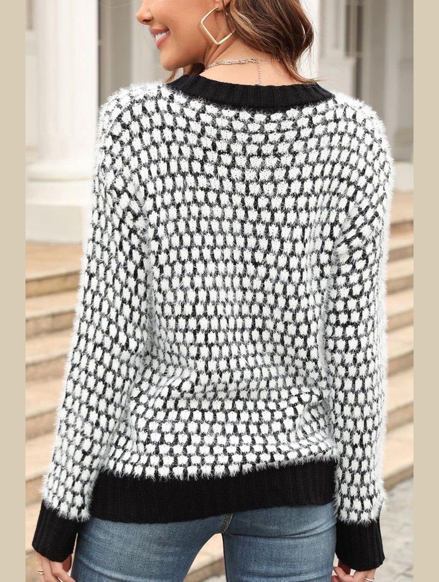 CONTRAST LARGE ROUND NECK LONG SLEEVE SWEATER