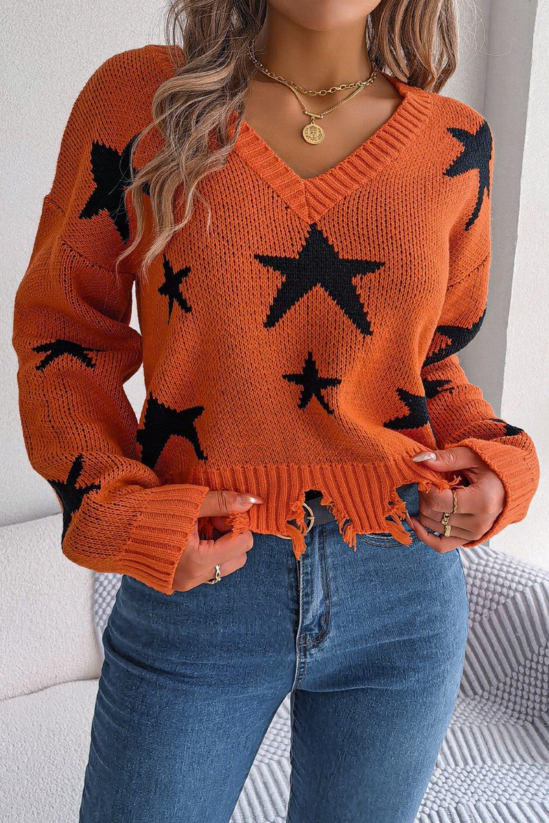 WOMEN STAR PRINTING DISTRESSED HEM KNIT SWEATER