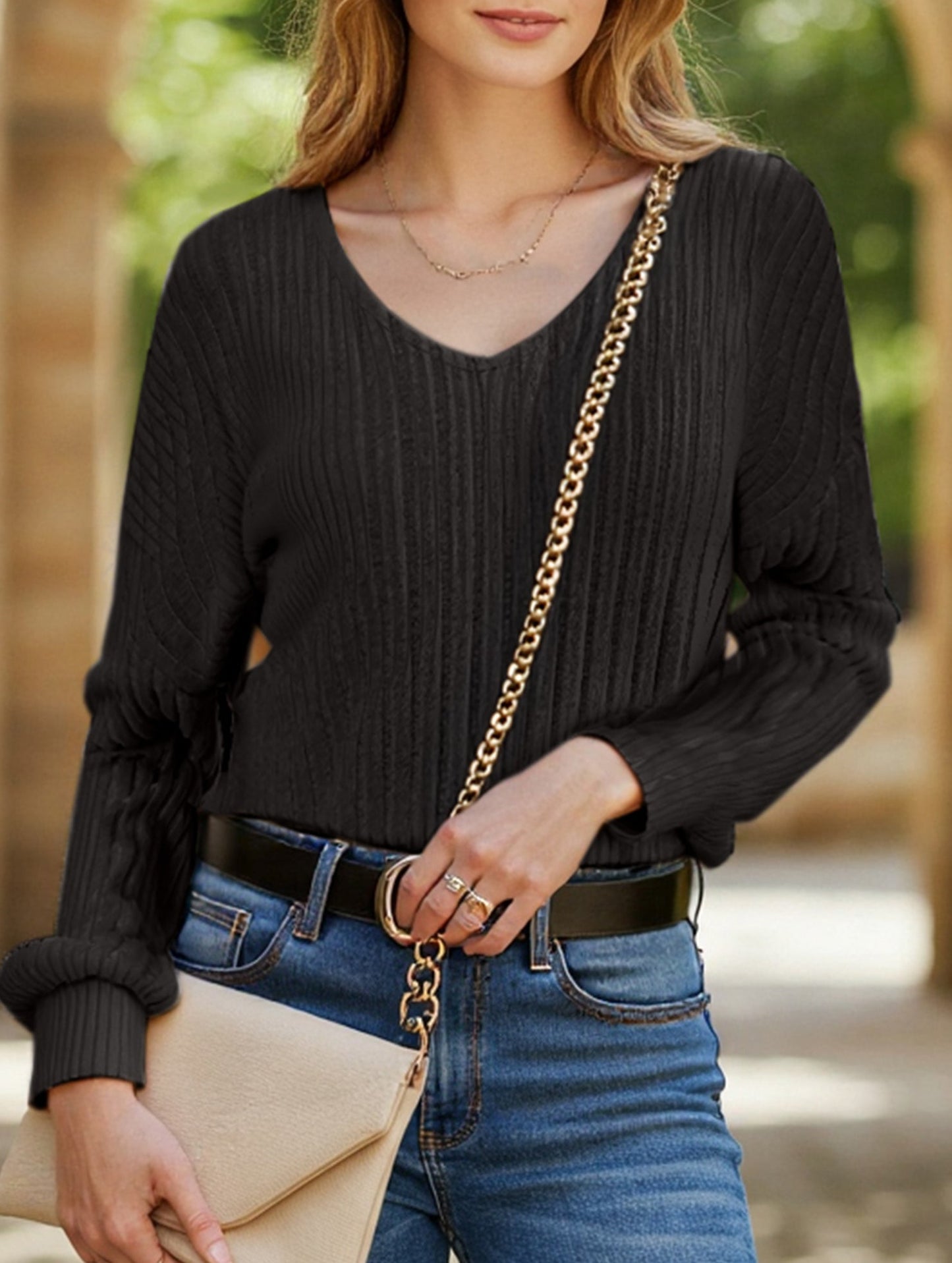 Fashionable V-neck long-sleeved sweater