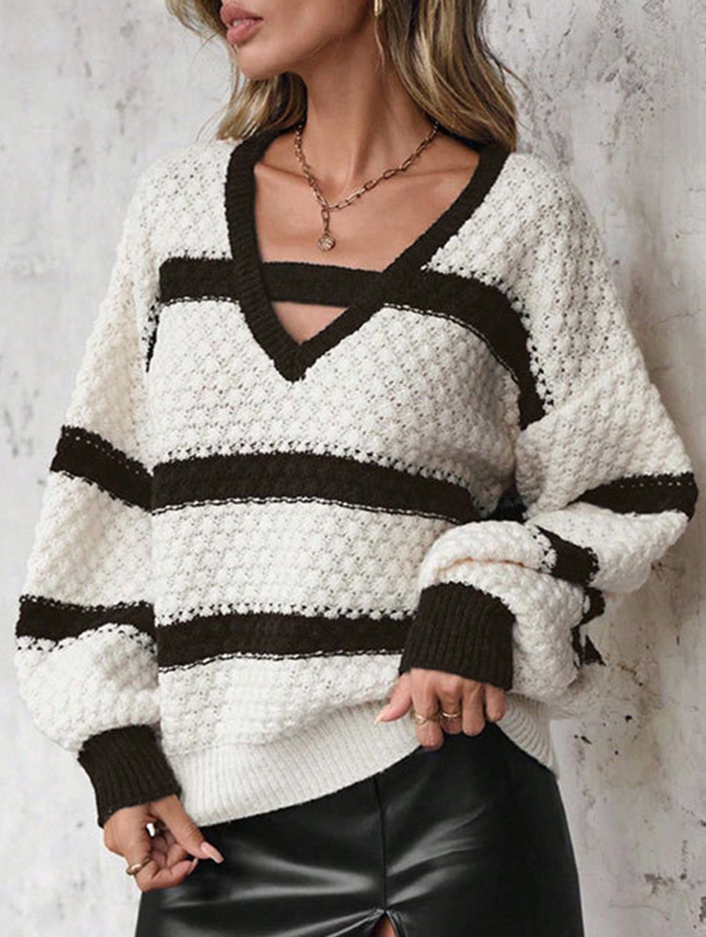 Knitted patchwork contrast color V-neck sweater