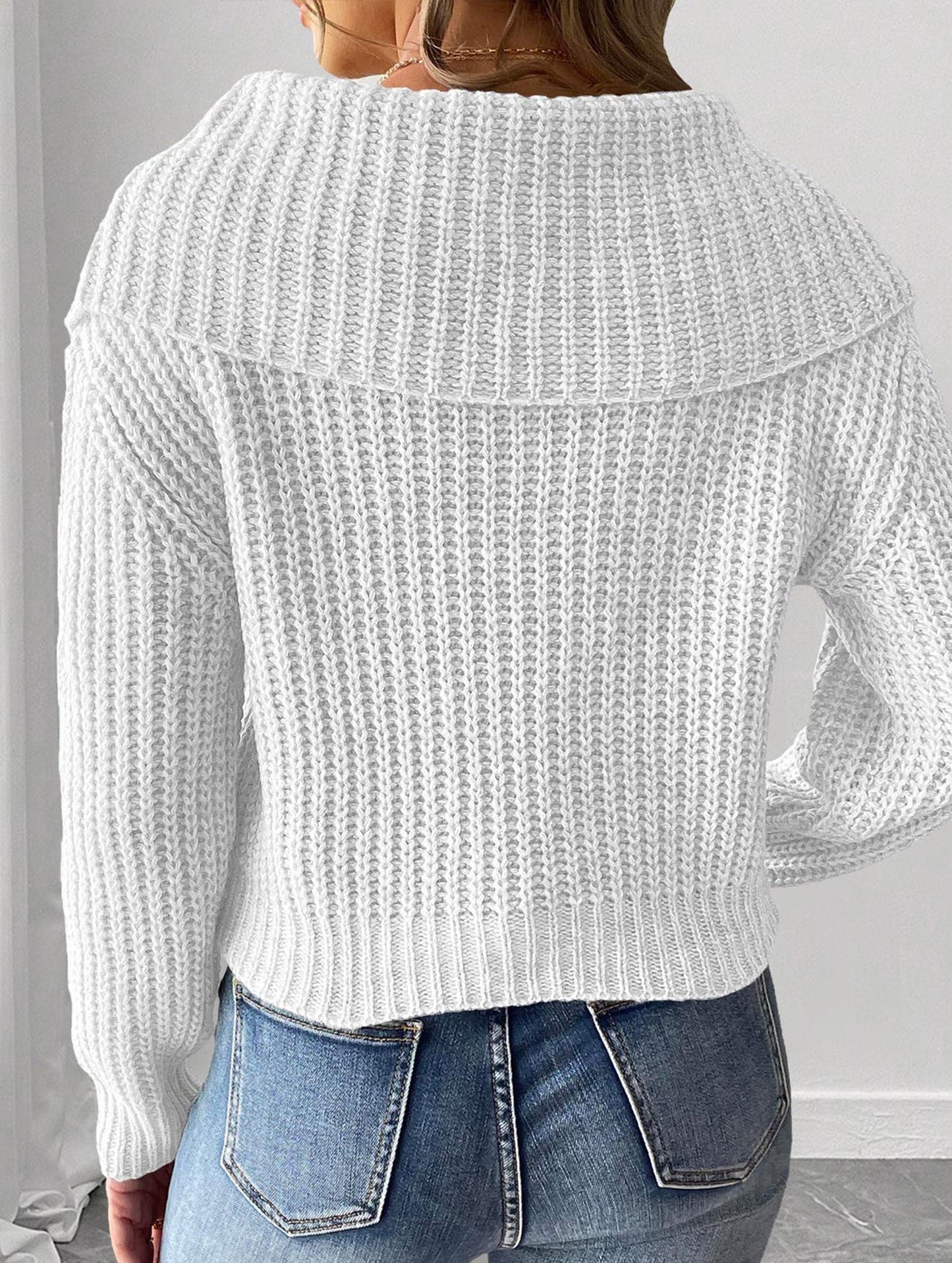 Large lapel bow-tie pullover sweater