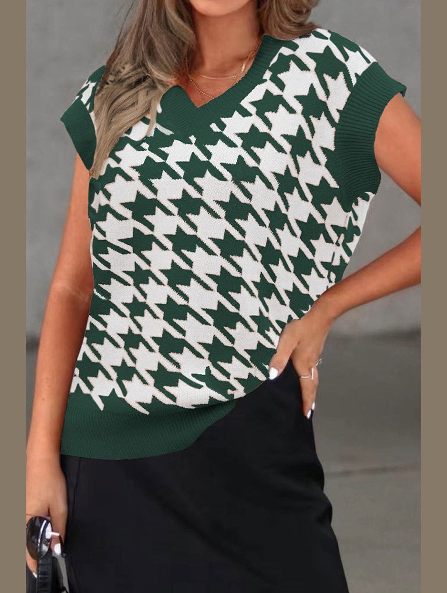 HOUNDSTOOTH LOOSE SLEEVELESS VEST SWEATER