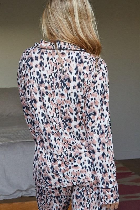 LONG SLEEVE COLLAR DETAILED PAJAMA SET - Doublju