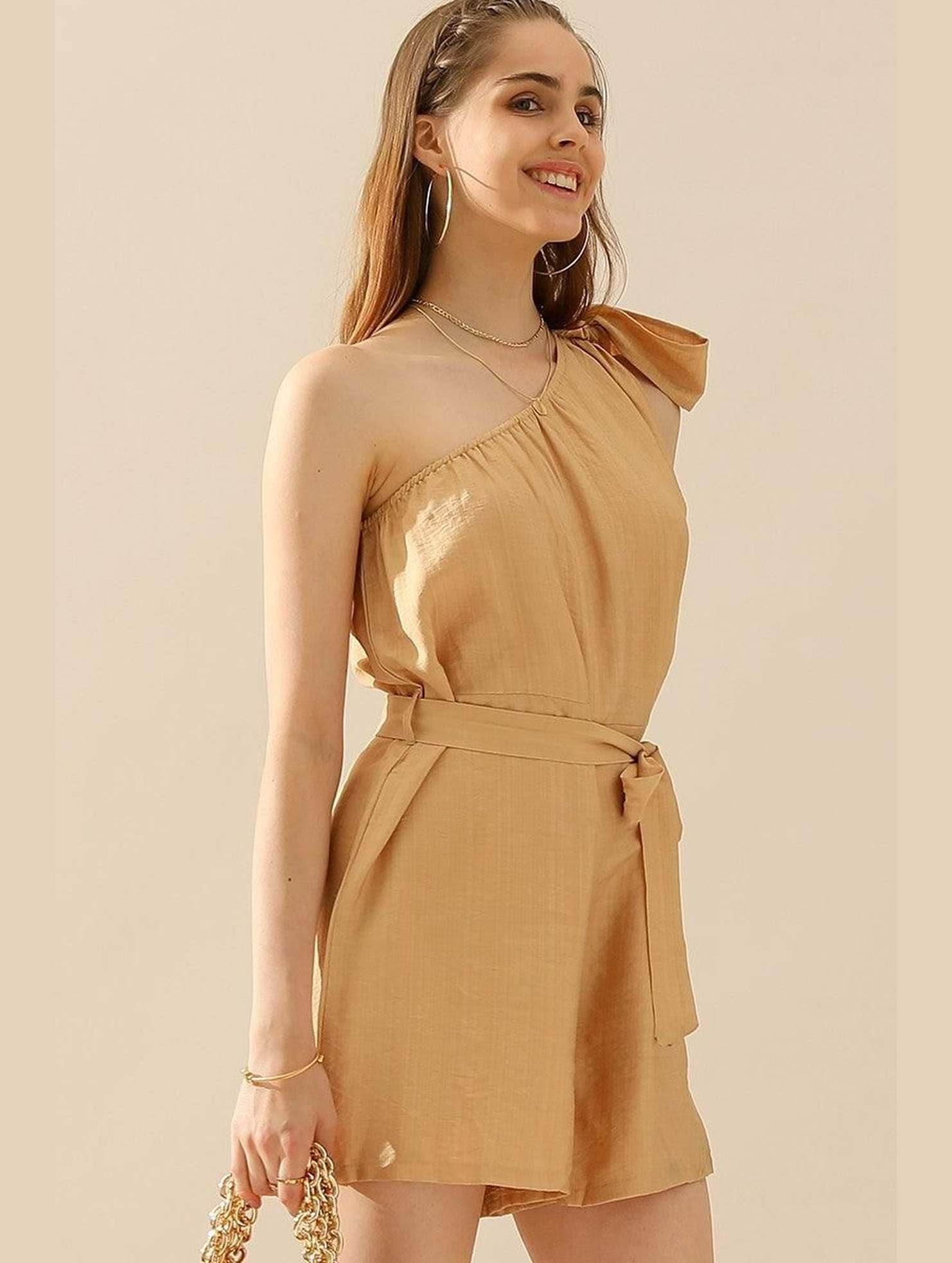 ONE RIBBON SHOULDER STRAP TIED WAIST ROMPER - Doublju