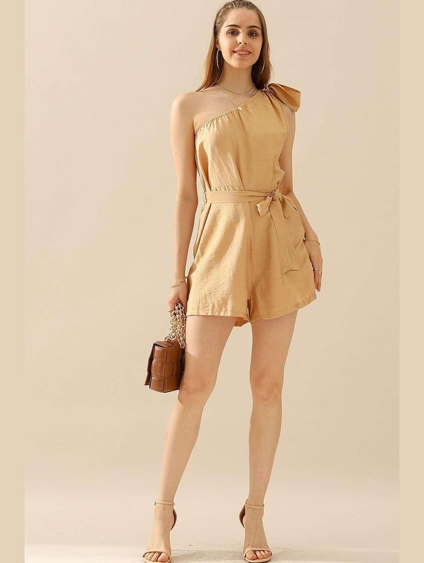 ONE RIBBON SHOULDER STRAP TIED WAIST ROMPER - Doublju