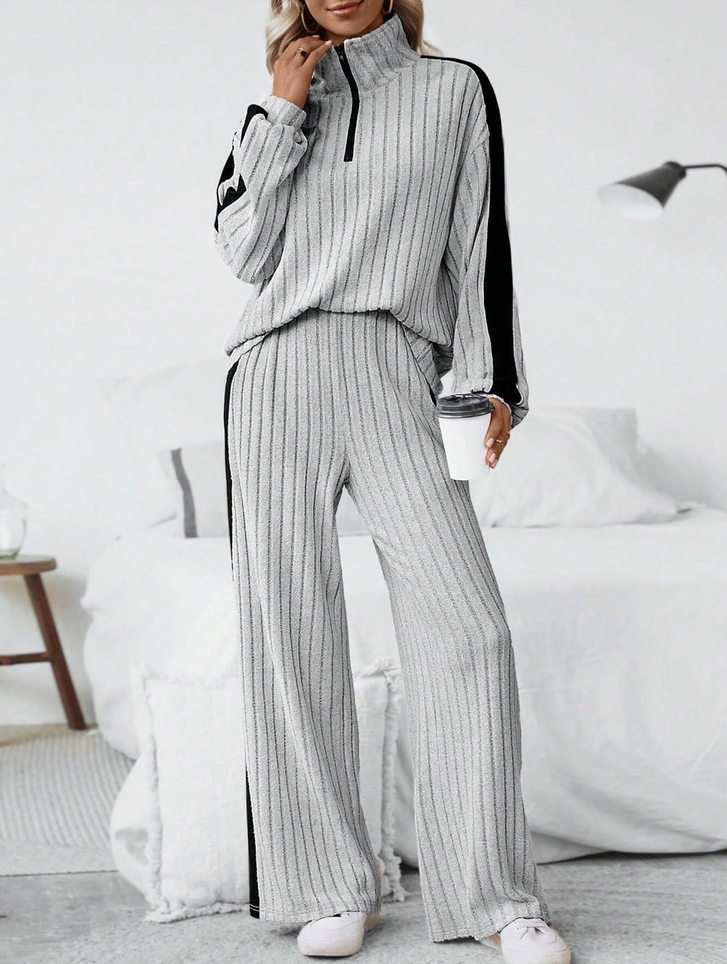 Oversized sweatshirt and wide-leg pants suit