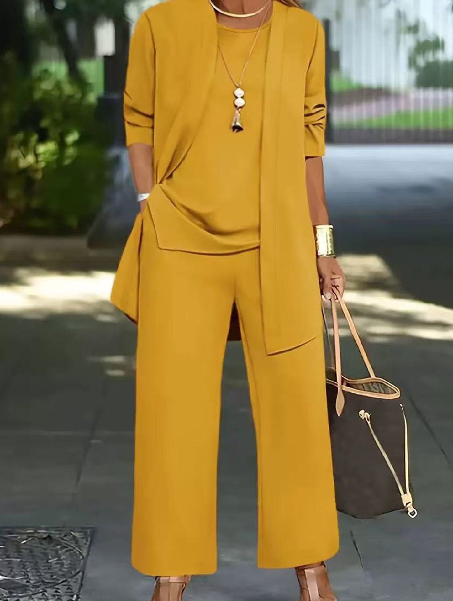 Round neck sleeveless vest wide-leg pants suit