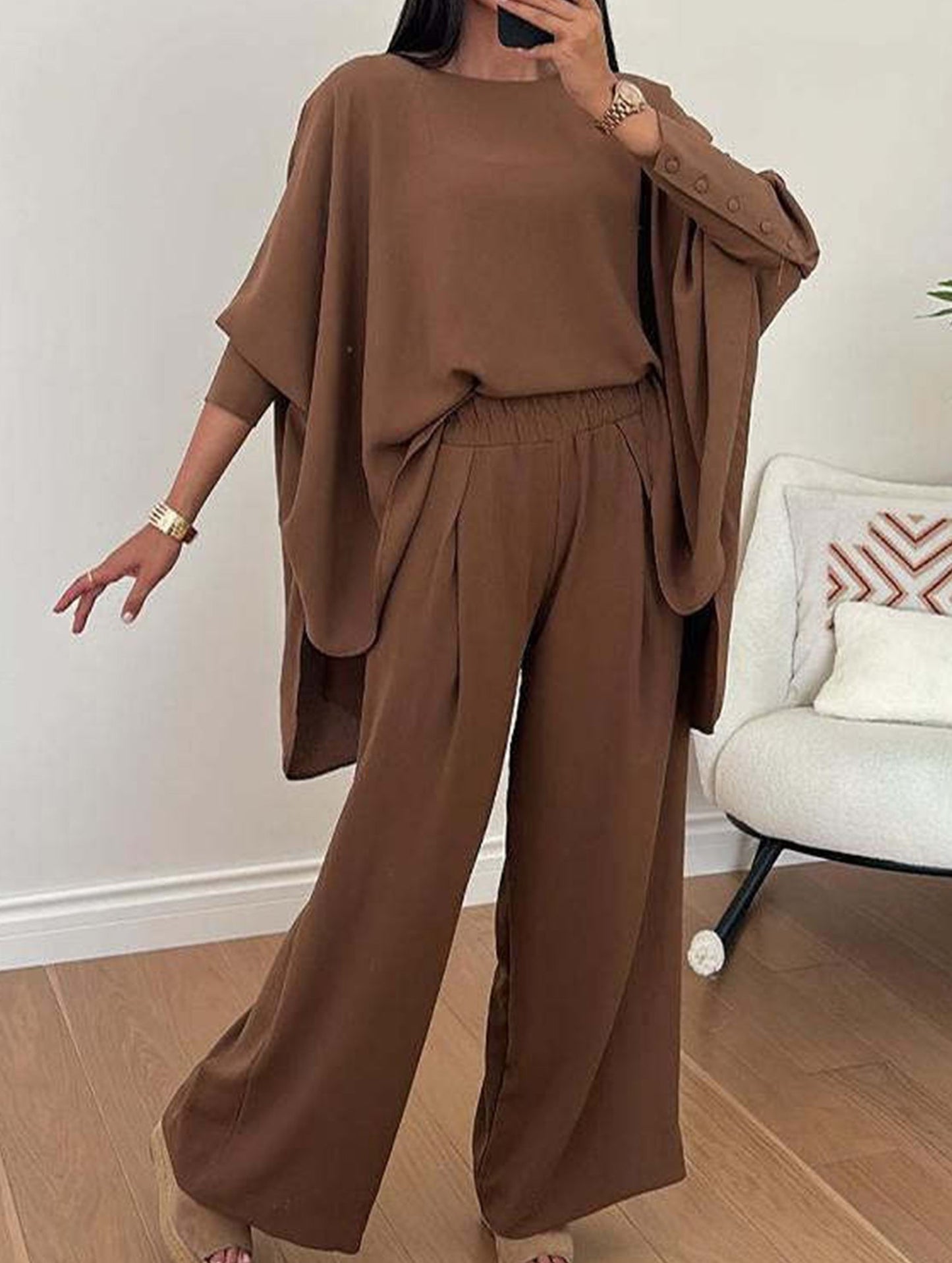Solid color round neck bat sleeve suit