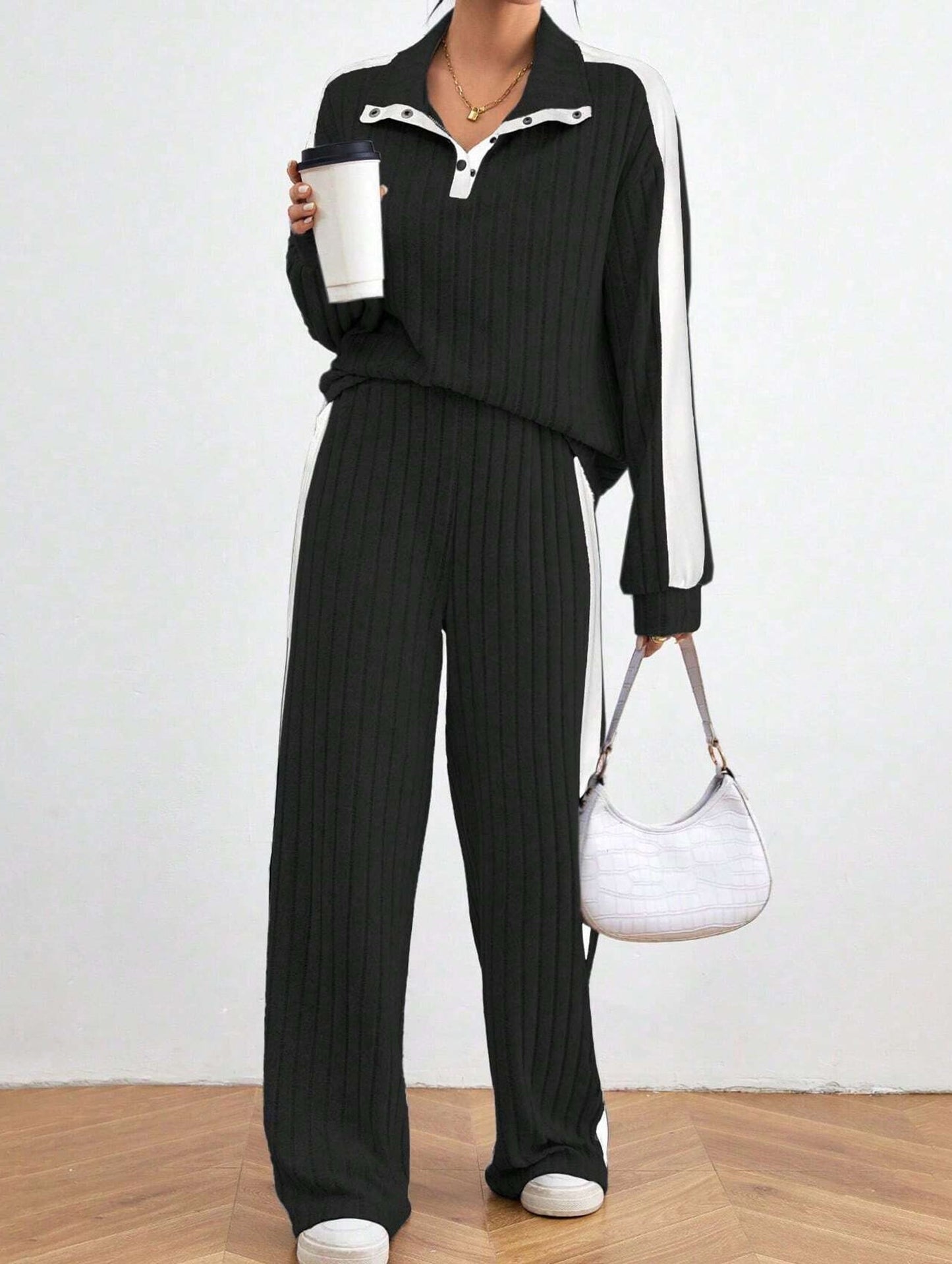 Loose sweatshirt and wide-leg pants suit