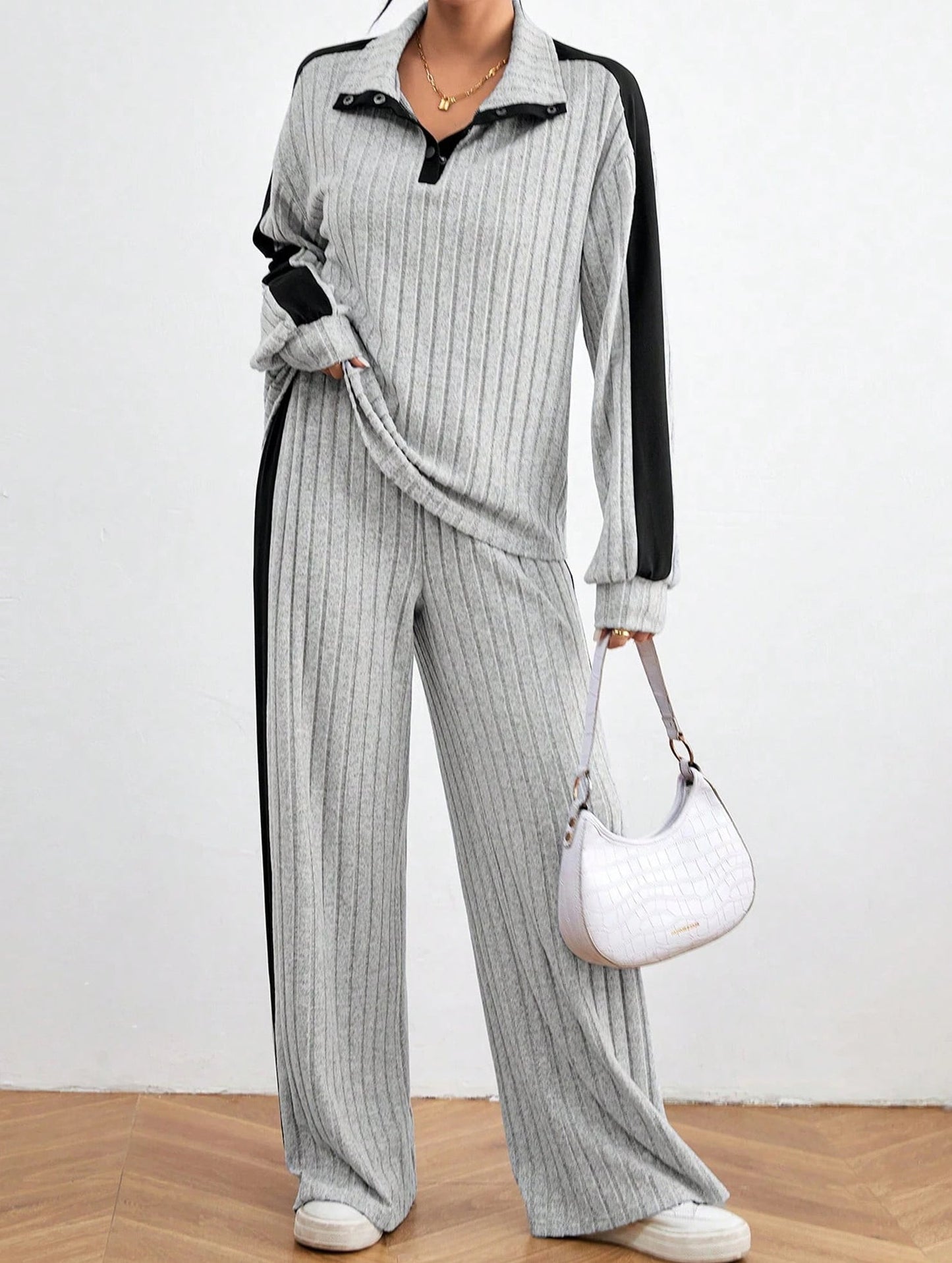 Loose sweatshirt and wide-leg pants suit
