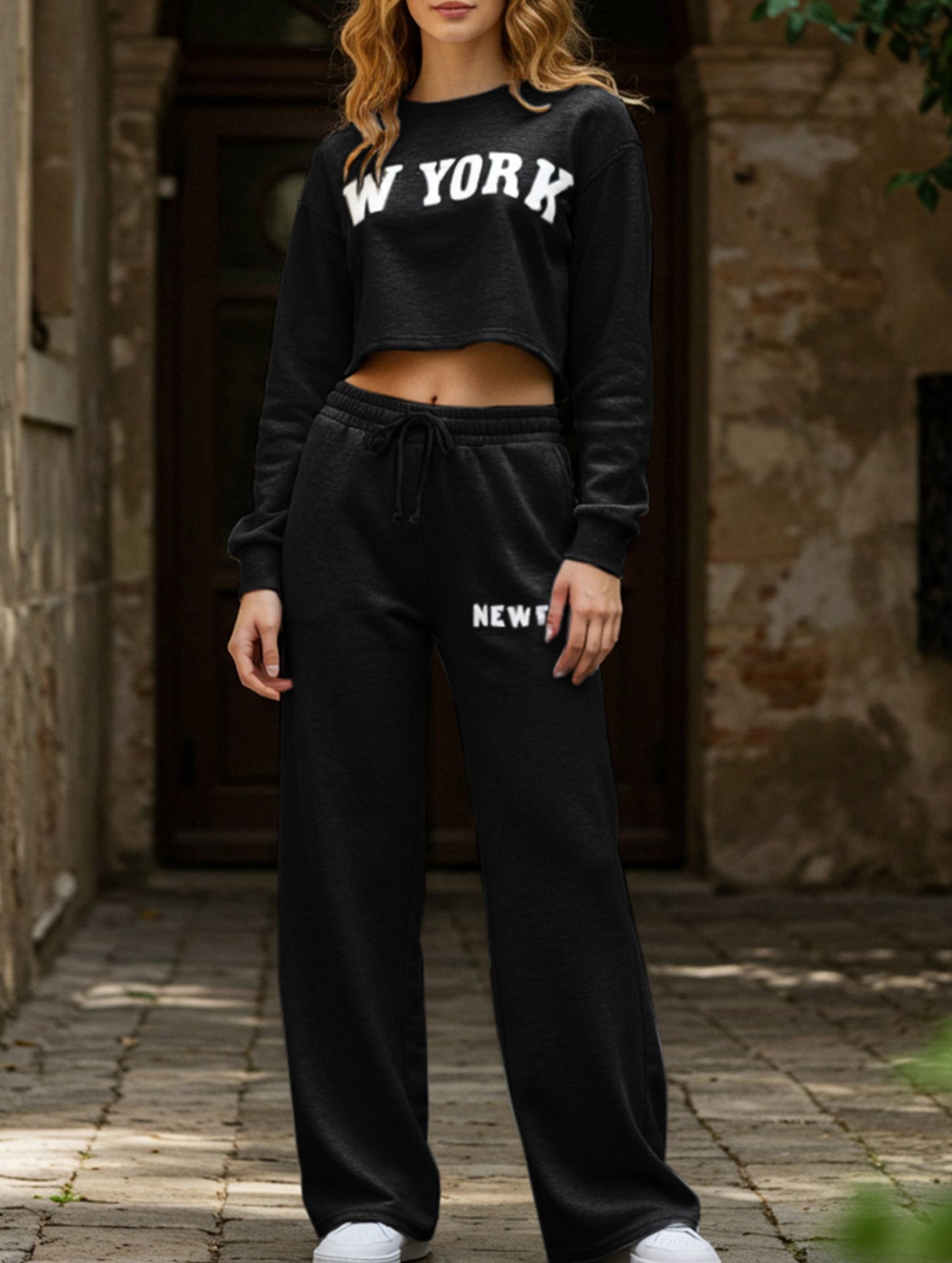 Loose sweatshirt and casual pants set