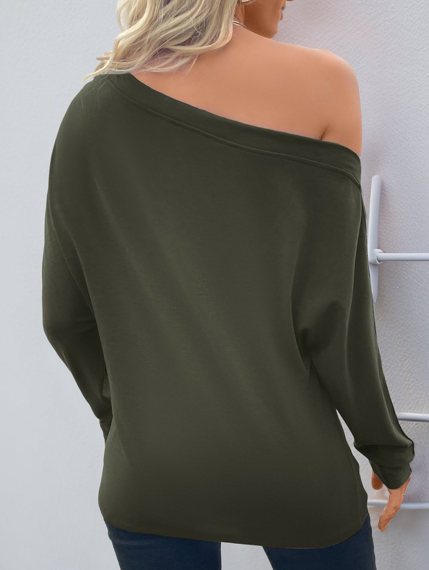 Long-sleeved pullover T-shirt