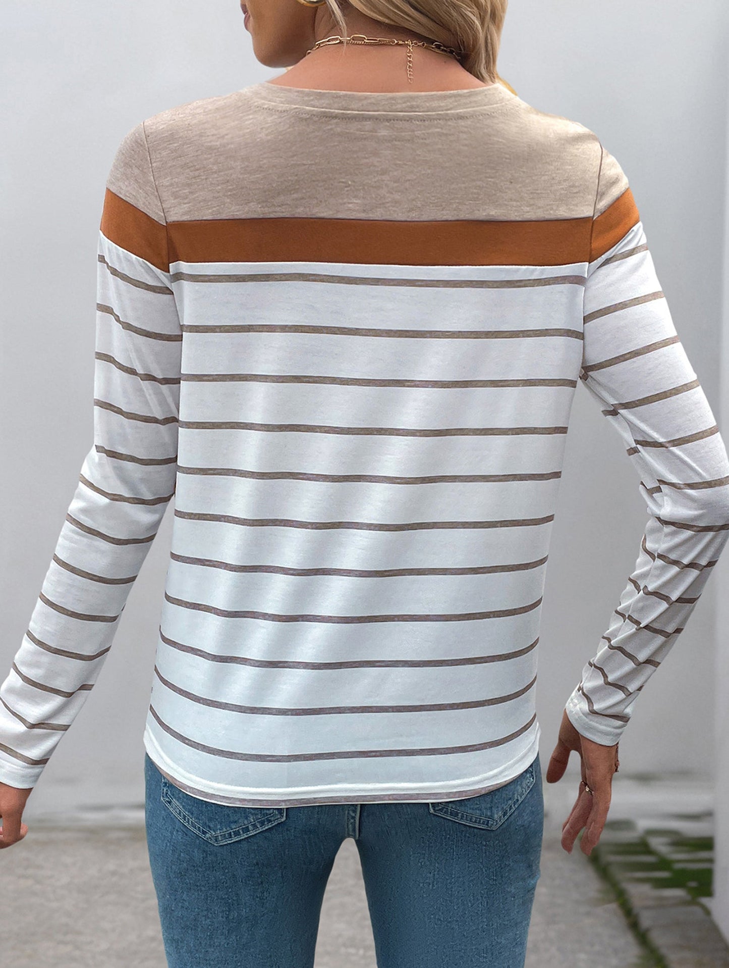 Long-sleeved round neck striped sweatshirt