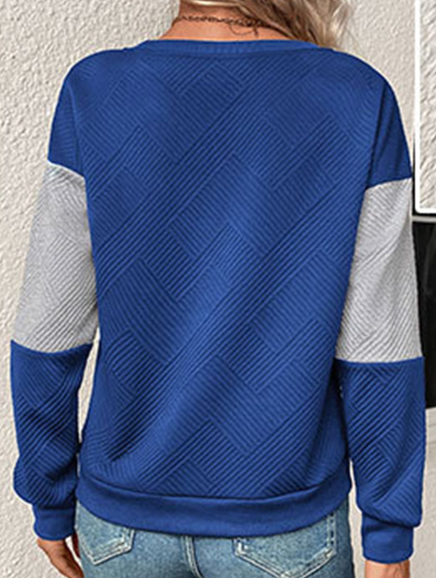 Women's round neck textured hoodie