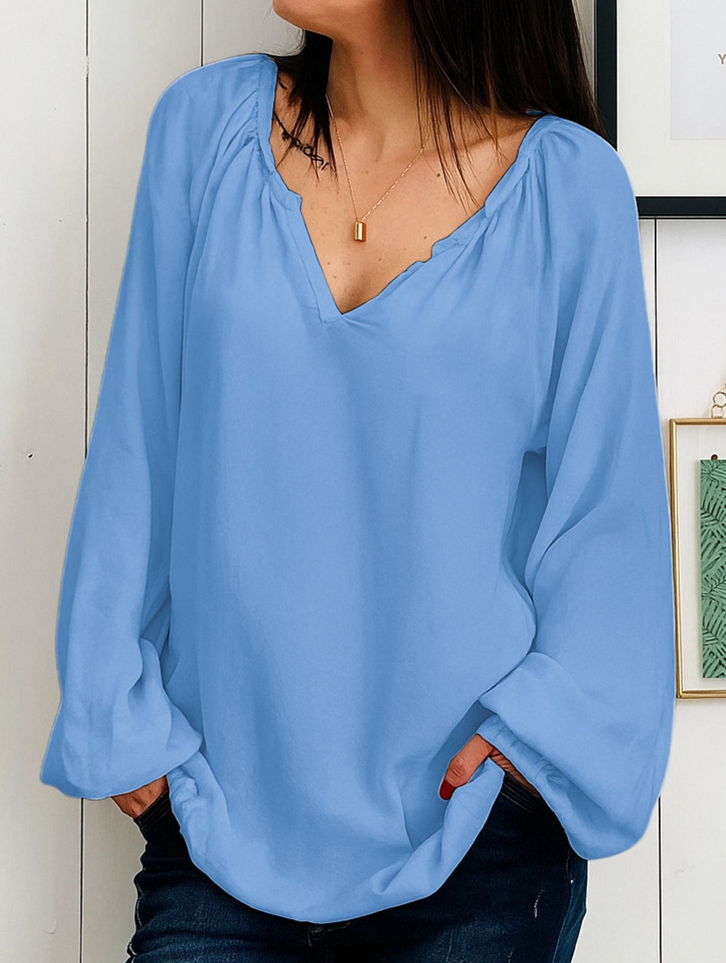 Casual V-neck long-sleeved shirt